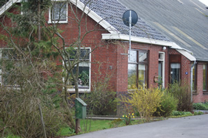 De huidige boerderij aan de Ekamperweg 33 te Ekamp, aan de rand van Blauwestad.